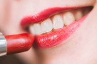 Zahnarzt Schmücker in Ottobeuren - Die Professionelle Zahnreinigung (PZR) - Gesundheit und Schönheit für ihre Zähne in Ottobeuren
